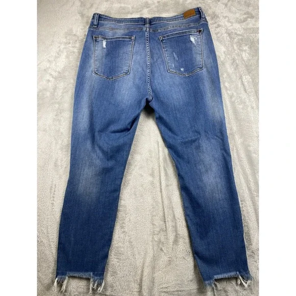 Judy Blue Women's Jeans 1XL Distressed Straight Fit Blue Raw Hem High Rise - Picture 8 of 9